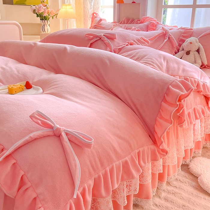 91家纺网 家纺一手货源 找家纺 后庭寝室 2025新款牛奶绒花边床裙四件套-浪漫花语系列 浪漫花语-暖粉玉