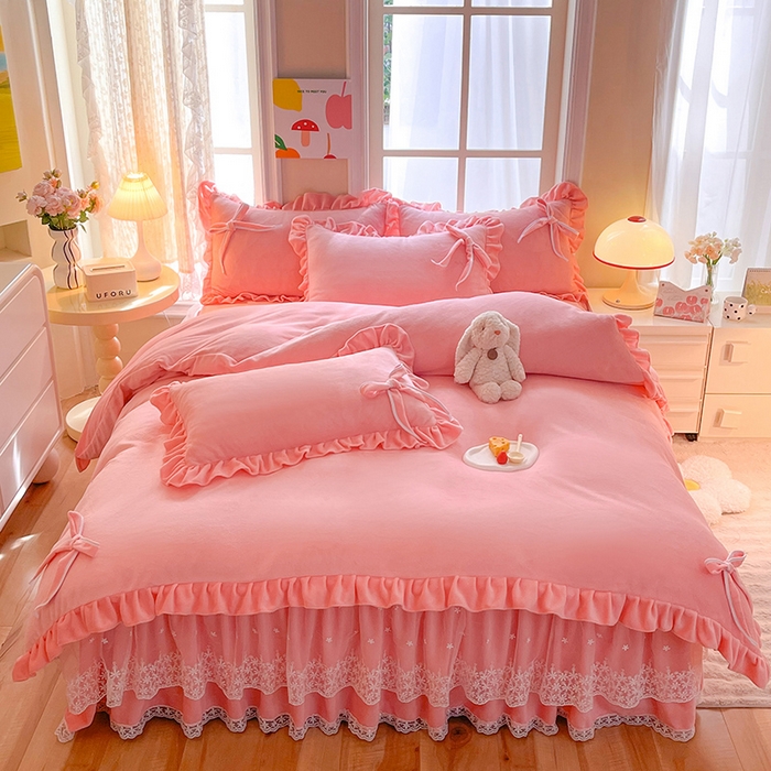 91家纺网 家纺一手货源 找家纺 后庭寝室 2025新款牛奶绒花边床裙四件套-浪漫花语系列 浪漫花语-暖粉玉