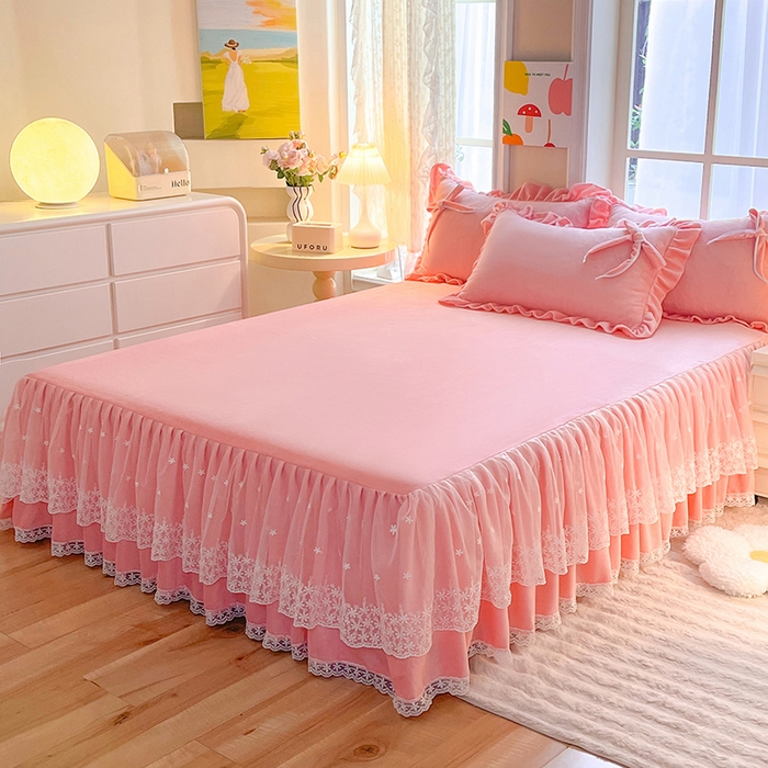 91家纺网 家纺一手货源 找家纺 后庭寝室 2025新款牛奶绒花边床裙四件套-浪漫花语系列 浪漫花语-暖粉玉