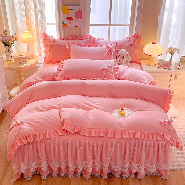 91家纺网 家纺一手货源 找家纺 后庭寝室 2025新款牛奶绒花边床裙四件套-浪漫花语系列 浪漫花语-暖粉玉