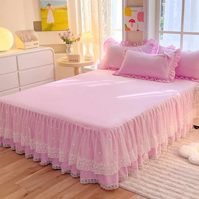 91家纺网 家纺一手货源 找家纺 后庭寝室 2025新款牛奶绒花边床裙四件套-浪漫花语系列 浪漫花语-少女粉