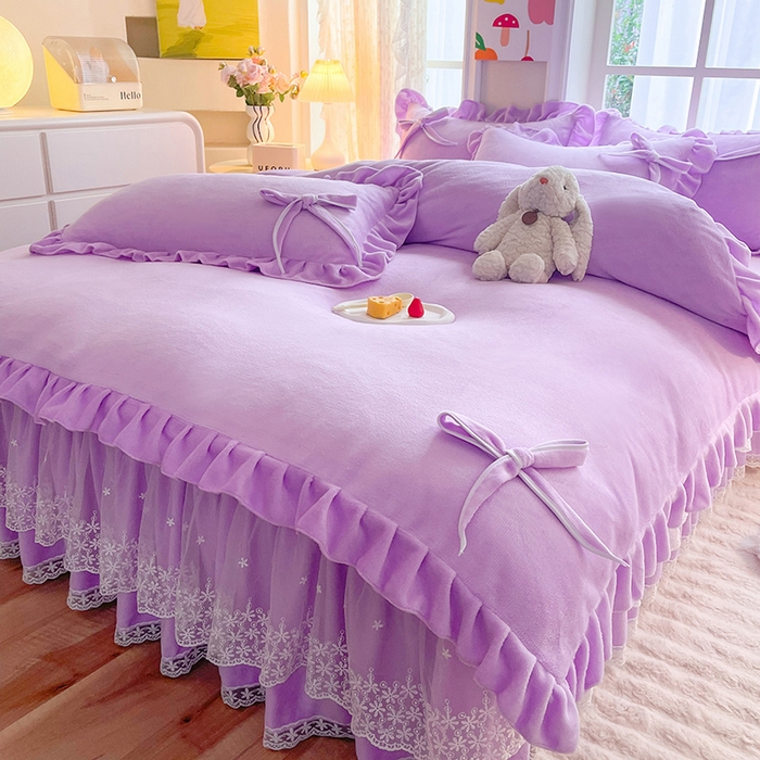 91家纺网 家纺一手货源 找家纺 后庭寝室 2025新款牛奶绒花边床裙四件套-浪漫花语系列 浪漫花语-梦幻紫