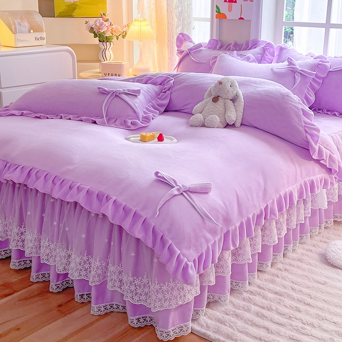 91家纺网 家纺一手货源 找家纺 后庭寝室 2025新款牛奶绒花边床裙四件套-浪漫花语系列 浪漫花语-梦幻紫