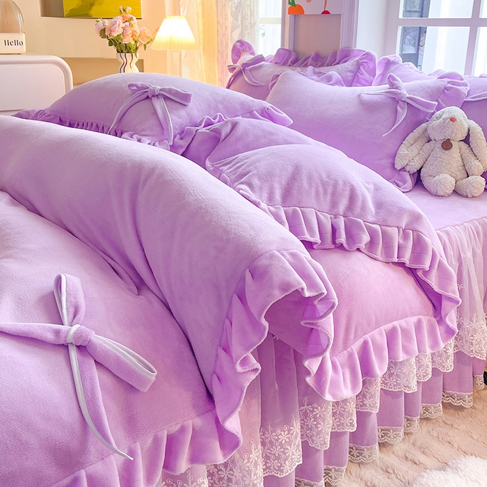 91家纺网 家纺一手货源 找家纺 后庭寝室 2025新款牛奶绒花边床裙四件套-浪漫花语系列 浪漫花语-梦幻紫