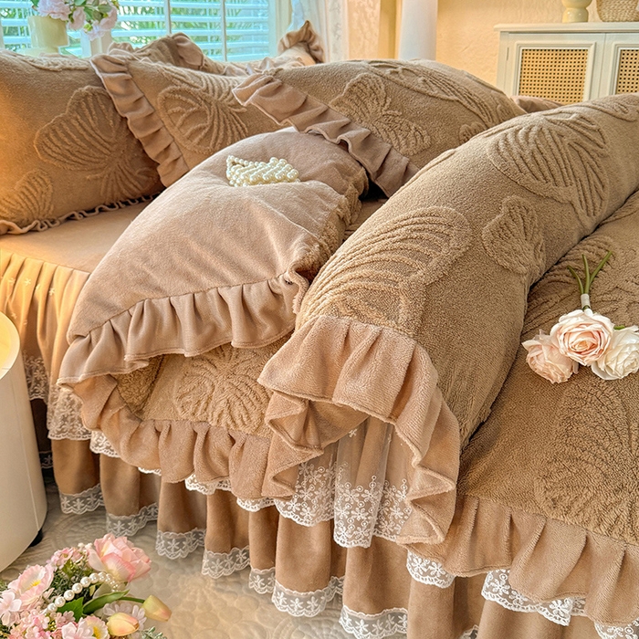 91家纺网 家纺一手货源 找家纺 （总）后庭寝室 2025新款牛奶绒床裙四件套-蝶舞翩翩系列