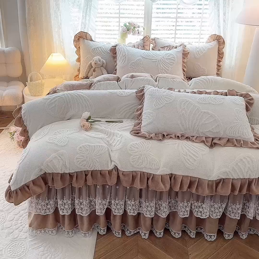 91家纺网 家纺一手货源 找家纺 后庭寝室 2025新款牛奶绒床裙四件套-蝶舞翩翩系列 蝶舞翩翩-奶白咖