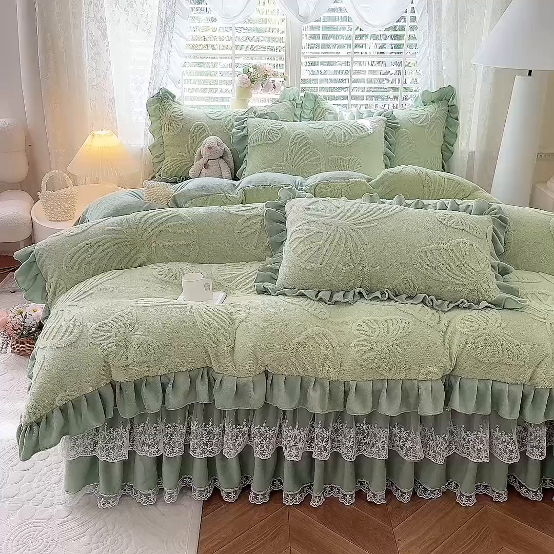 91家纺网 家纺一手货源 找家纺 后庭寝室 2025新款牛奶绒床裙四件套-蝶舞翩翩系列 蝶舞翩翩-时尚绿