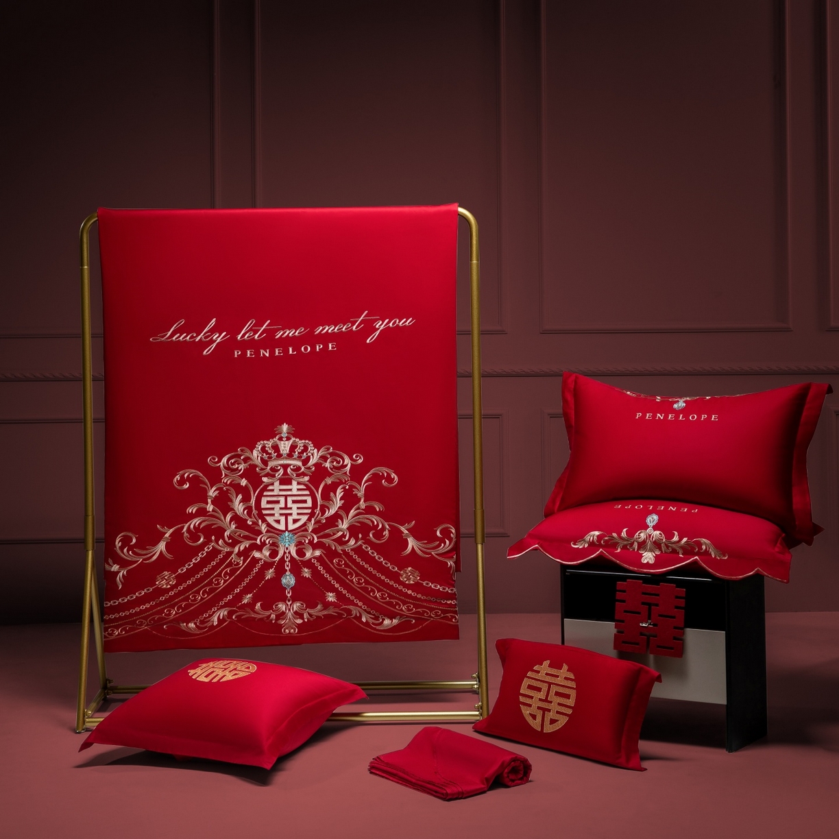 91家纺网 家纺一手货源 找家纺 欧乐蒂 2025新款中式高端刺绣婚庆四件套 布拉格