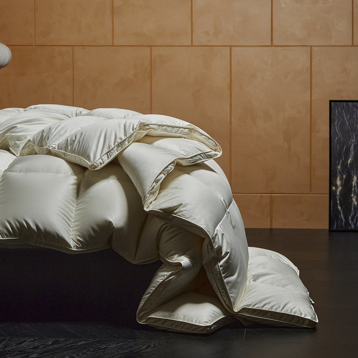 91家纺网 家纺一手货源 找家纺 （总）暖羽屋羽绒馆 2025新款莱赛尔鹅绒丝被子 羽绒被芯 2米羽绒被子 双人婚庆春秋被卡尔佩斯系列   