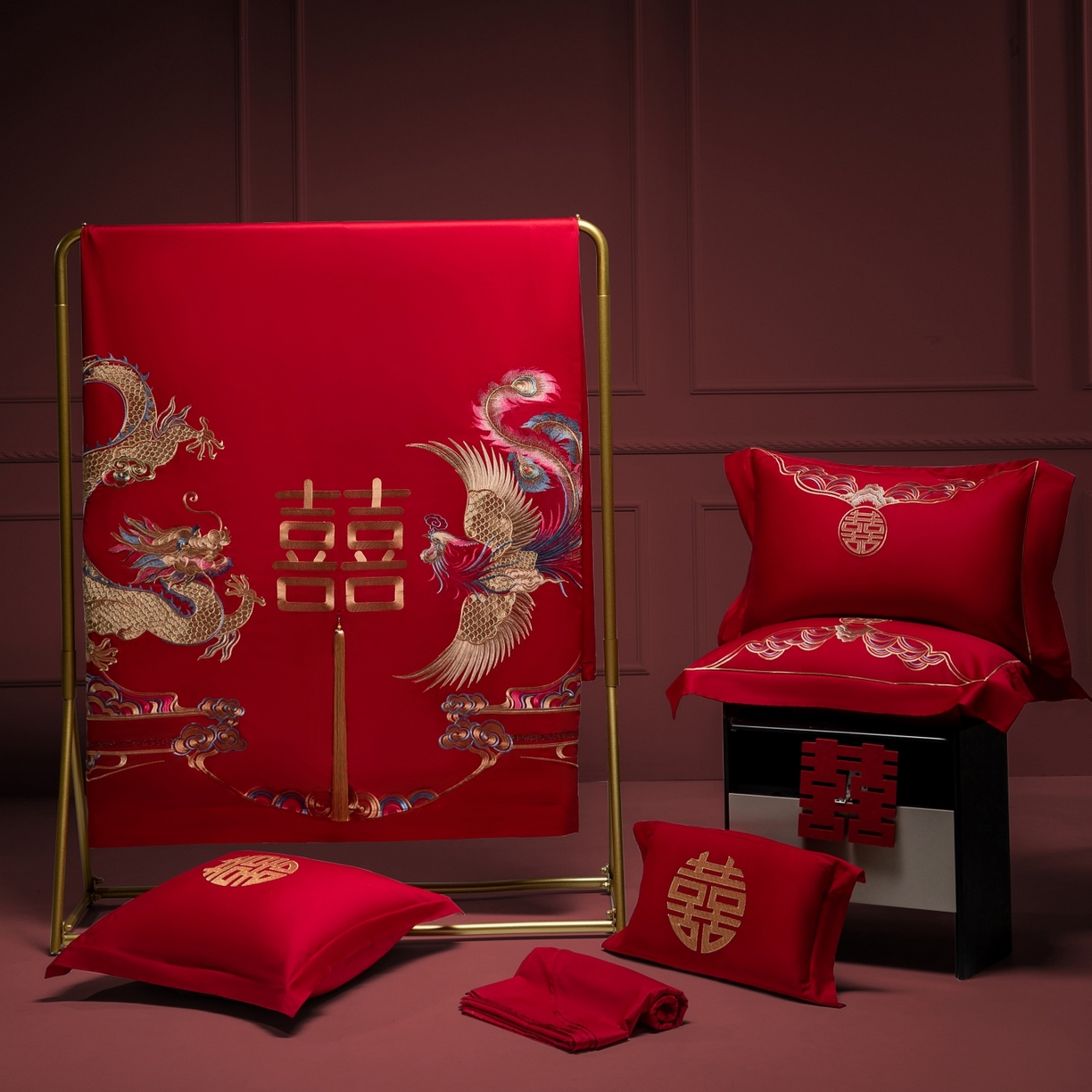 91家纺网 家纺一手货源 找家纺 欧乐蒂 2025新款中式高端刺绣婚庆四件套 龙腾凤跃