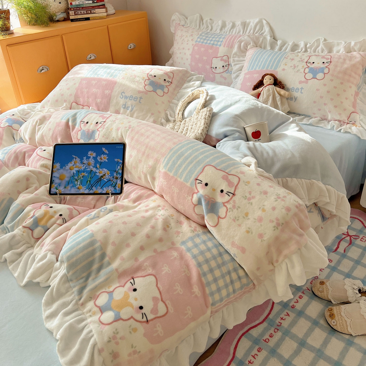 91家纺网 家纺一手货源 找家纺 （总）六巷胡同 2025新款韩式博主风花边款INS卡通牛奶绒四件套（第二系）