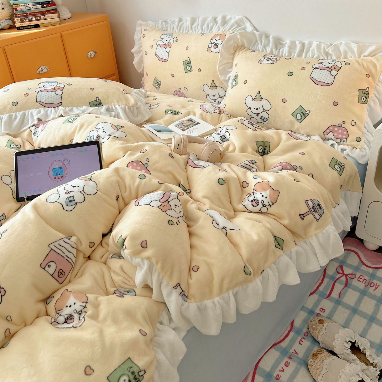 91家纺网 家纺一手货源 找家纺 （总）六巷胡同 2025新款韩式博主风花边款INS卡通牛奶绒四件套（第二系）