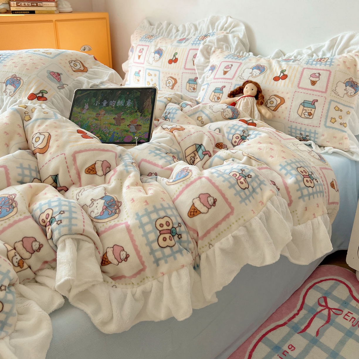 91家纺网 家纺一手货源 找家纺 （总）六巷胡同 2025新款韩式博主风花边款INS卡通牛奶绒四件套（第二系）