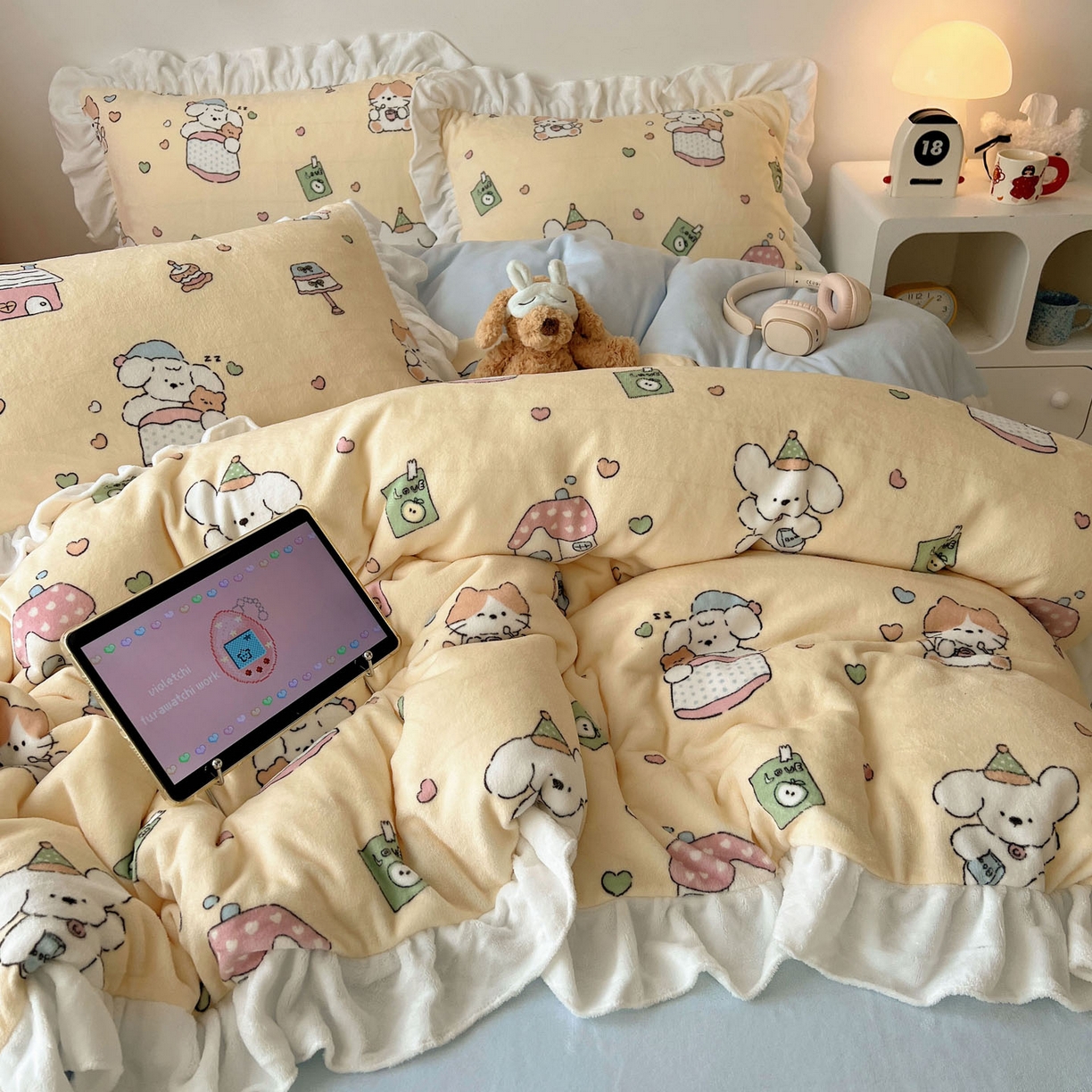 91家纺网 家纺一手货源 找家纺 六巷胡同 2025新款韩式博主风花边款INS卡通牛奶绒四件套（第二系） 花边周末宠物园