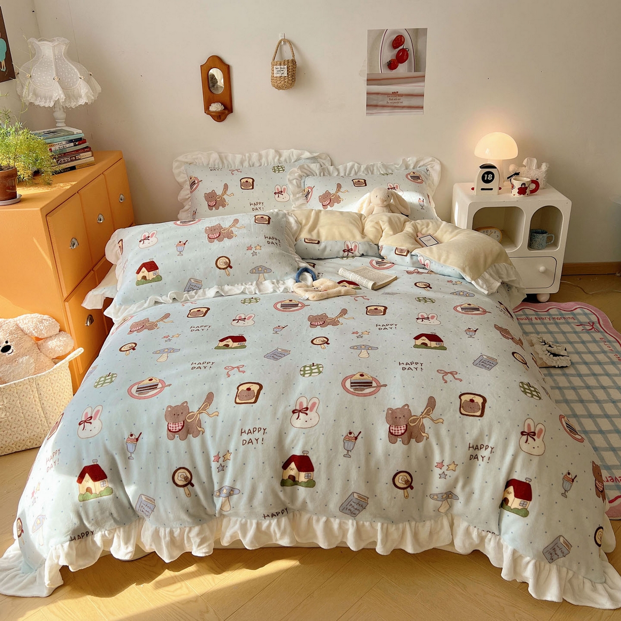 91家纺网 家纺一手货源 找家纺 六巷胡同 2025新款韩式博主风花边款INS卡通牛奶绒四件套（第二系） 花边萌趣宠物趴