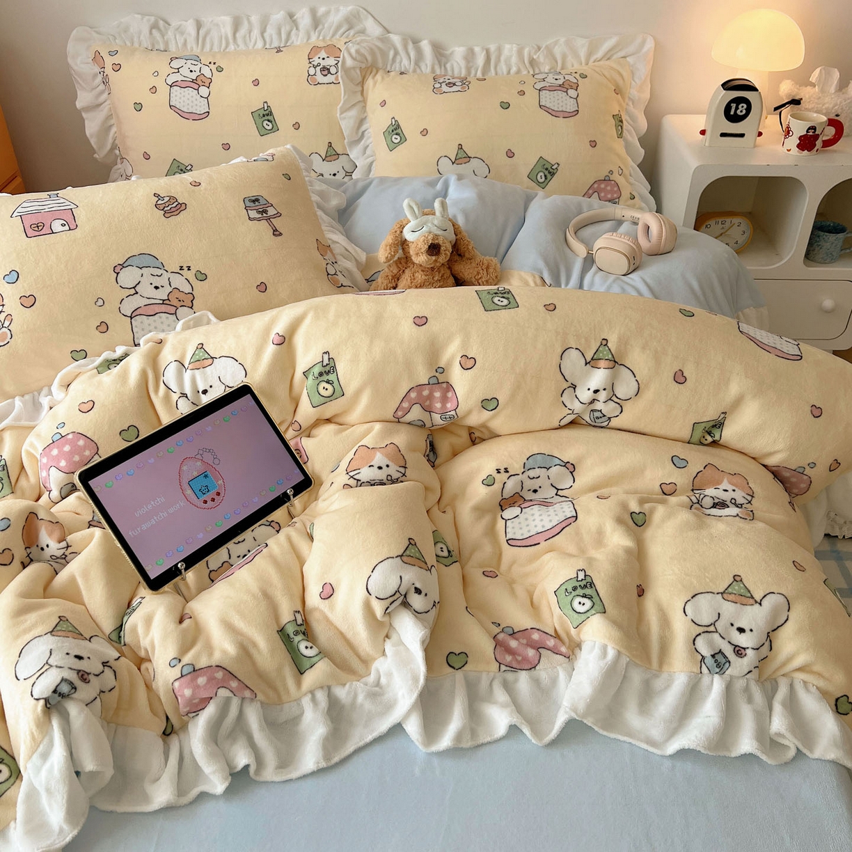 91家纺网 家纺一手货源 找家纺 六巷胡同 2025新款韩式博主风花边款INS卡通牛奶绒四件套（第二系） 花边周末宠物园