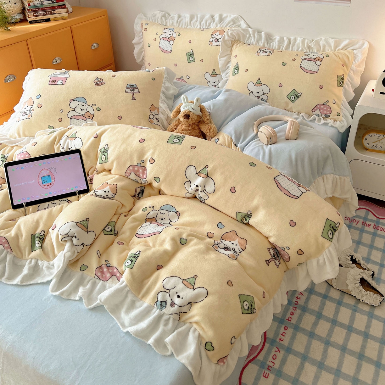 91家纺网 家纺一手货源 找家纺 六巷胡同 2025新款韩式博主风花边款INS卡通牛奶绒四件套（第二系） 花边周末宠物园