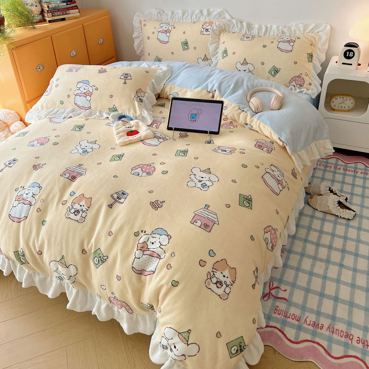 91家纺网 家纺一手货源 找家纺 六巷胡同 2025新款韩式博主风花边款INS卡通牛奶绒四件套（第二系） 花边周末宠物园