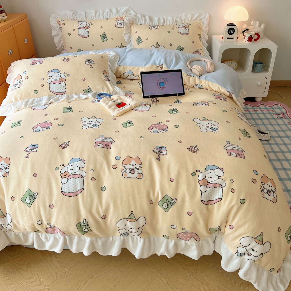 91家纺网 家纺一手货源 找家纺 六巷胡同 2025新款韩式博主风花边款INS卡通牛奶绒四件套（第二系） 花边周末宠物园