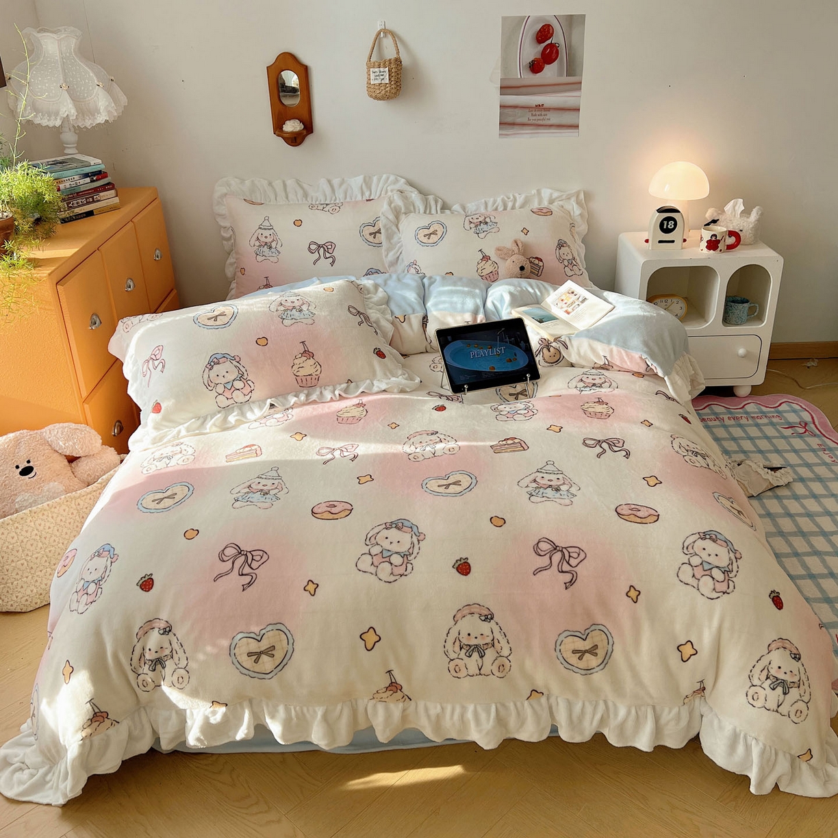 91家纺网 家纺一手货源 找家纺 六巷胡同 2025新款韩式博主风花边款INS卡通牛奶绒四件套（第二系） 花边海派甜心兔