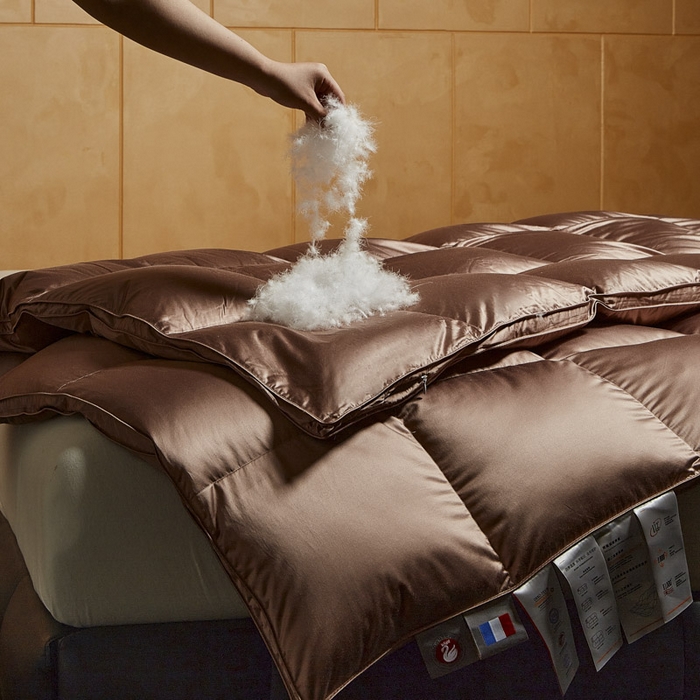 91家纺网 家纺一手货源 找家纺 暖羽屋羽绒馆 2025新款白鸭绒被 莱赛尔95绒子含量鸭绒被子 羽绒被芯 双人冬被 婚庆春秋被 X卡尔佩斯  棕色