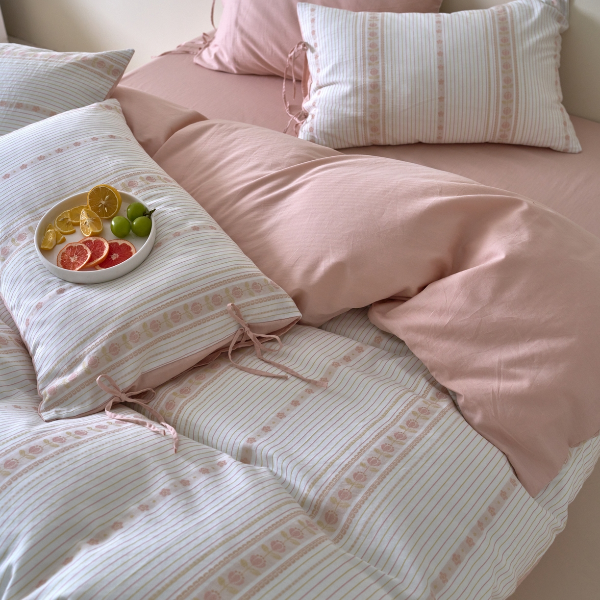 91家纺网 家纺一手货源 找家纺 久典家居 2025新款A类全棉色织提花系带款四件套-梦屿系列三色（买家秀加客服） 梦屿粉