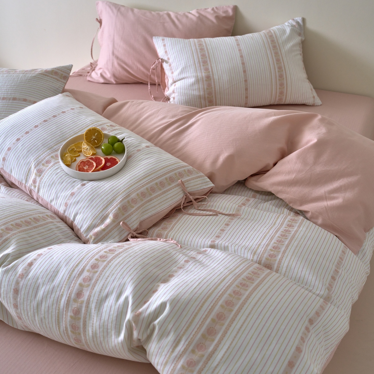 91家纺网 家纺一手货源 找家纺 久典家居 2025新款A类全棉色织提花系带款四件套-梦屿系列三色（买家秀加客服） 梦屿粉