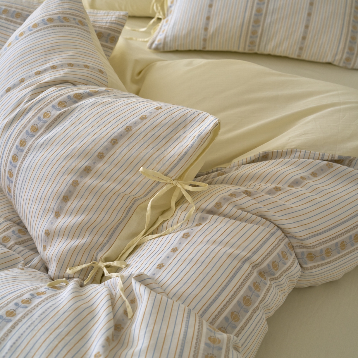 91家纺网 家纺一手货源 找家纺 久典家居 2025新款A类全棉色织提花系带款四件套-梦屿系列三色（买家秀加客服） 梦屿米黄