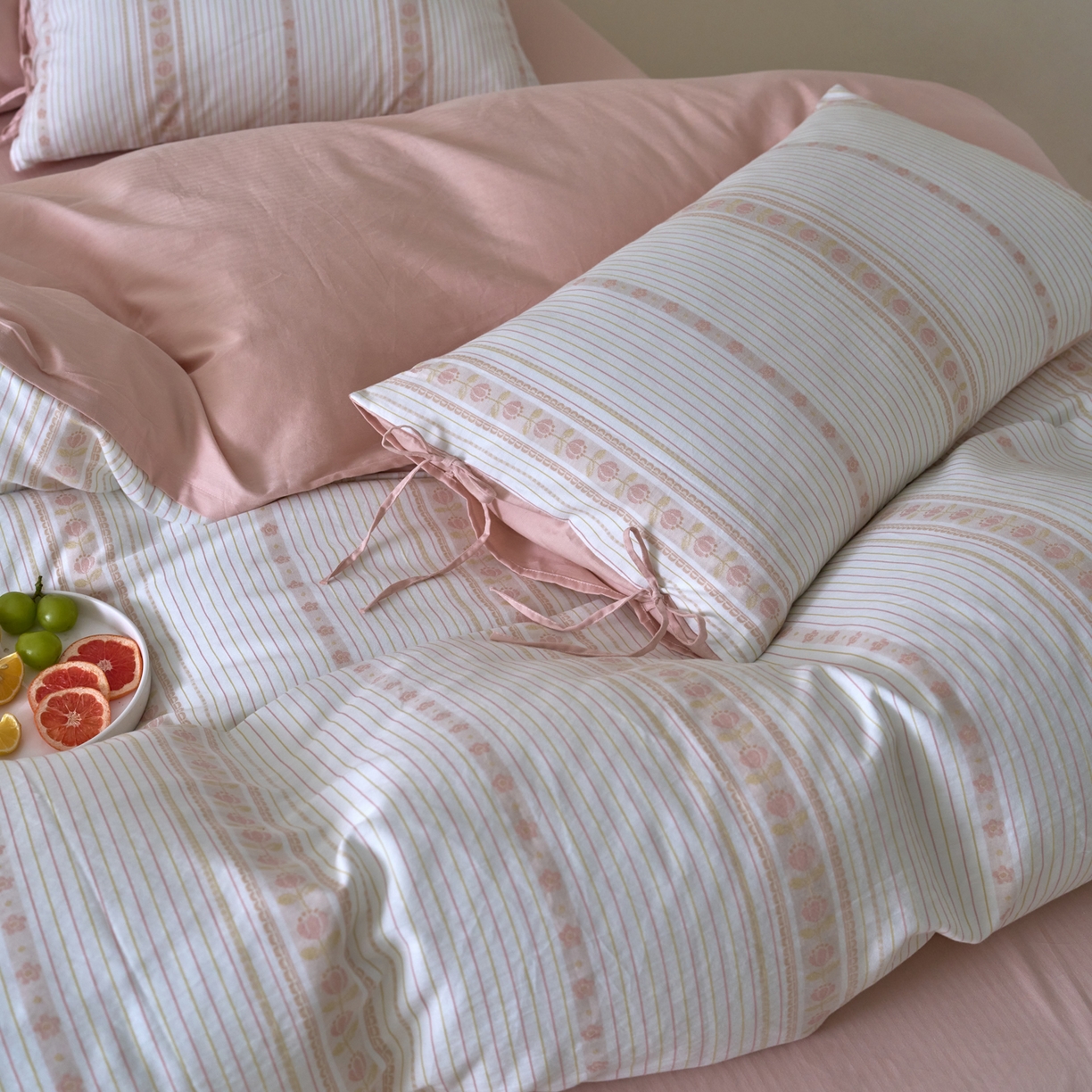 91家纺网 家纺一手货源 找家纺 久典家居 2025新款A类全棉色织提花系带款四件套-梦屿系列三色（买家秀加客服） 梦屿粉