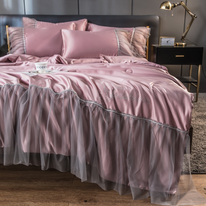 91家纺网 家纺一手货源 找家纺 丽莱美家纺 2026新款水洗冰丝蕾丝夏被  夏被三件套  夏被四件套 豆沙粉