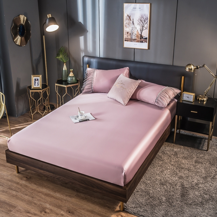 91家纺网 家纺一手货源 找家纺 丽莱美家纺 2026新款水洗冰丝蕾丝夏被  夏被三件套  夏被四件套 豆沙粉