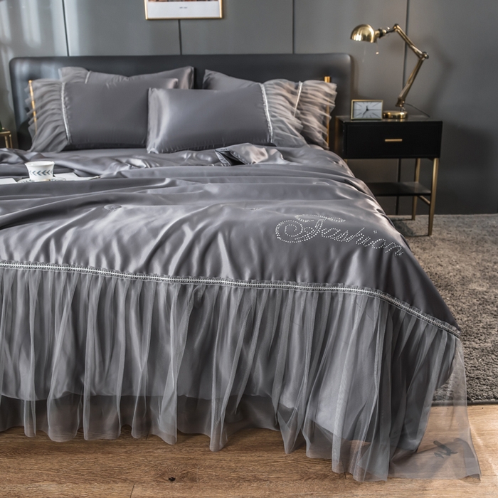 91家纺网 家纺一手货源 找家纺 丽莱美家纺 2026新款水洗冰丝蕾丝夏被  夏被三件套  夏被四件套 灰色