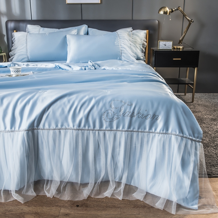 91家纺网 家纺一手货源 找家纺 丽莱美家纺 2026新款水洗冰丝蕾丝夏被  夏被三件套  夏被四件套 天蓝