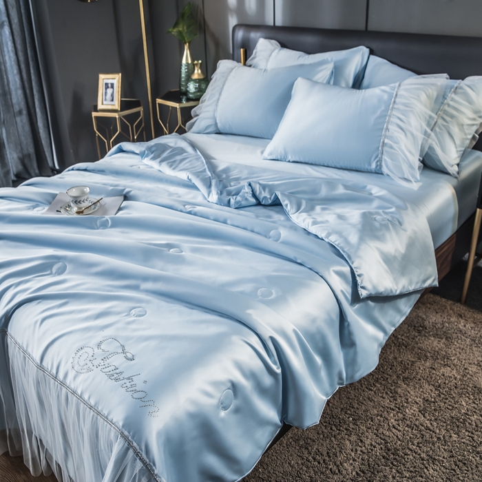 91家纺网 家纺一手货源 找家纺 丽莱美家纺 2026新款水洗冰丝蕾丝夏被  夏被三件套  夏被四件套 天蓝