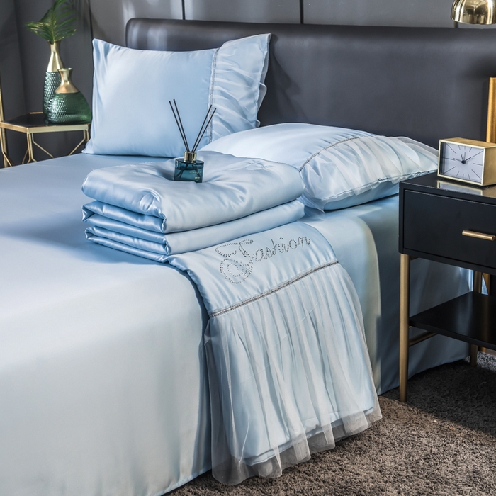 91家纺网 家纺一手货源 找家纺 丽莱美家纺 2026新款水洗冰丝蕾丝夏被  夏被三件套  夏被四件套 天蓝