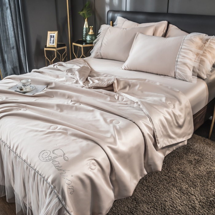 91家纺网 家纺一手货源 找家纺 丽莱美家纺 2026新款水洗冰丝蕾丝夏被  夏被三件套  夏被四件套 香槟金