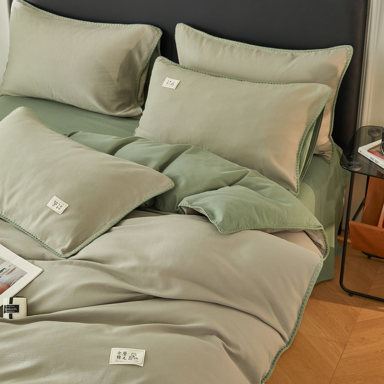 91家纺网 家纺一手货源 找家纺 简宜家居（朝初家纺） 2025新款全棉厚织长绒棉立体提花磨毛贝壳边四件套 青芥织缕