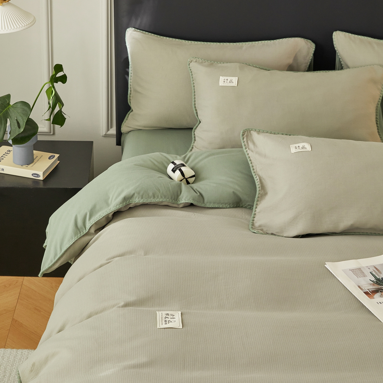 91家纺网 家纺一手货源 找家纺 简宜家居（朝初家纺） 2025新款全棉厚织长绒棉立体提花磨毛贝壳边四件套 青芥织缕