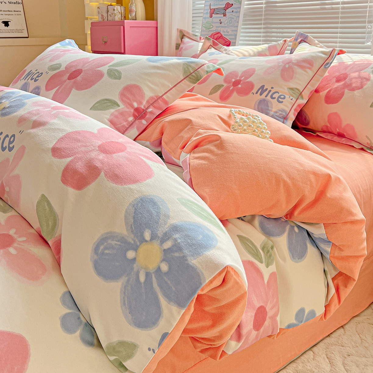 91家纺网 家纺一手货源 找家纺 暖芯优选 2025新款全棉磨毛喷气印花四件套加厚纯棉三件套（一字绣工艺款）学生三件套