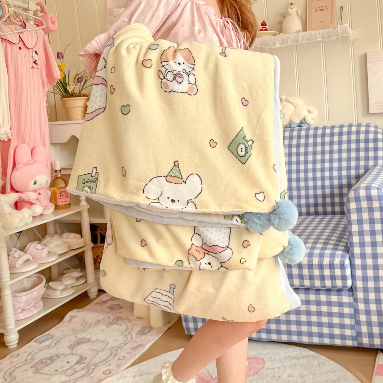 91家纺网 家纺一手货源 找家纺 罗亿家纺 2025新款高克重（200g）牛奶绒韩系毛球办公室盖毯多功能盖毯被套毛毯两用（小红书推荐) 奶黄汪汪