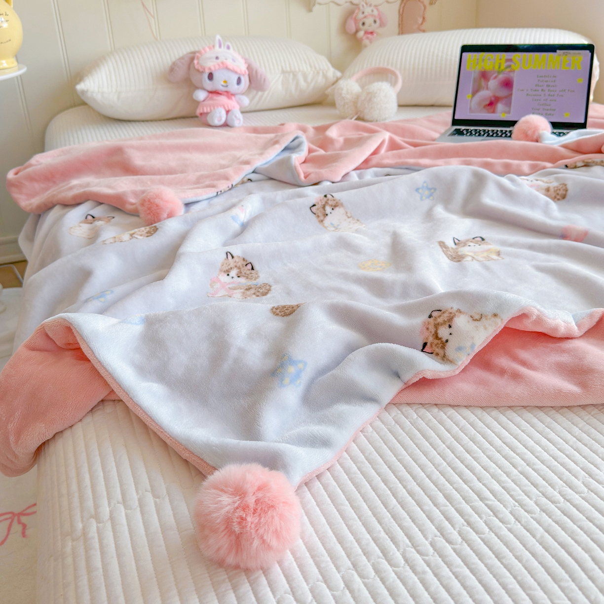 91家纺网 家纺一手货源 找家纺 罗亿家纺 2025新款高克重（200g）牛奶绒韩系毛球办公室盖毯多功能盖毯被套毛毯两用（小红书推荐) 软萌猫-蓝