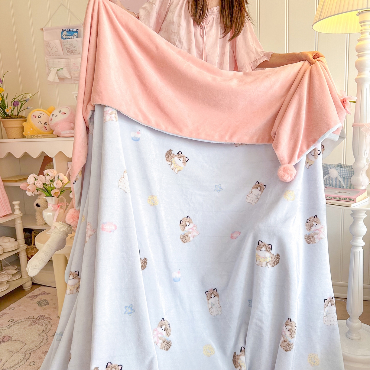 91家纺网 家纺一手货源 找家纺 罗亿家纺 2025新款高克重（200g）牛奶绒韩系毛球办公室盖毯多功能盖毯被套毛毯两用（小红书推荐) 软萌猫-蓝