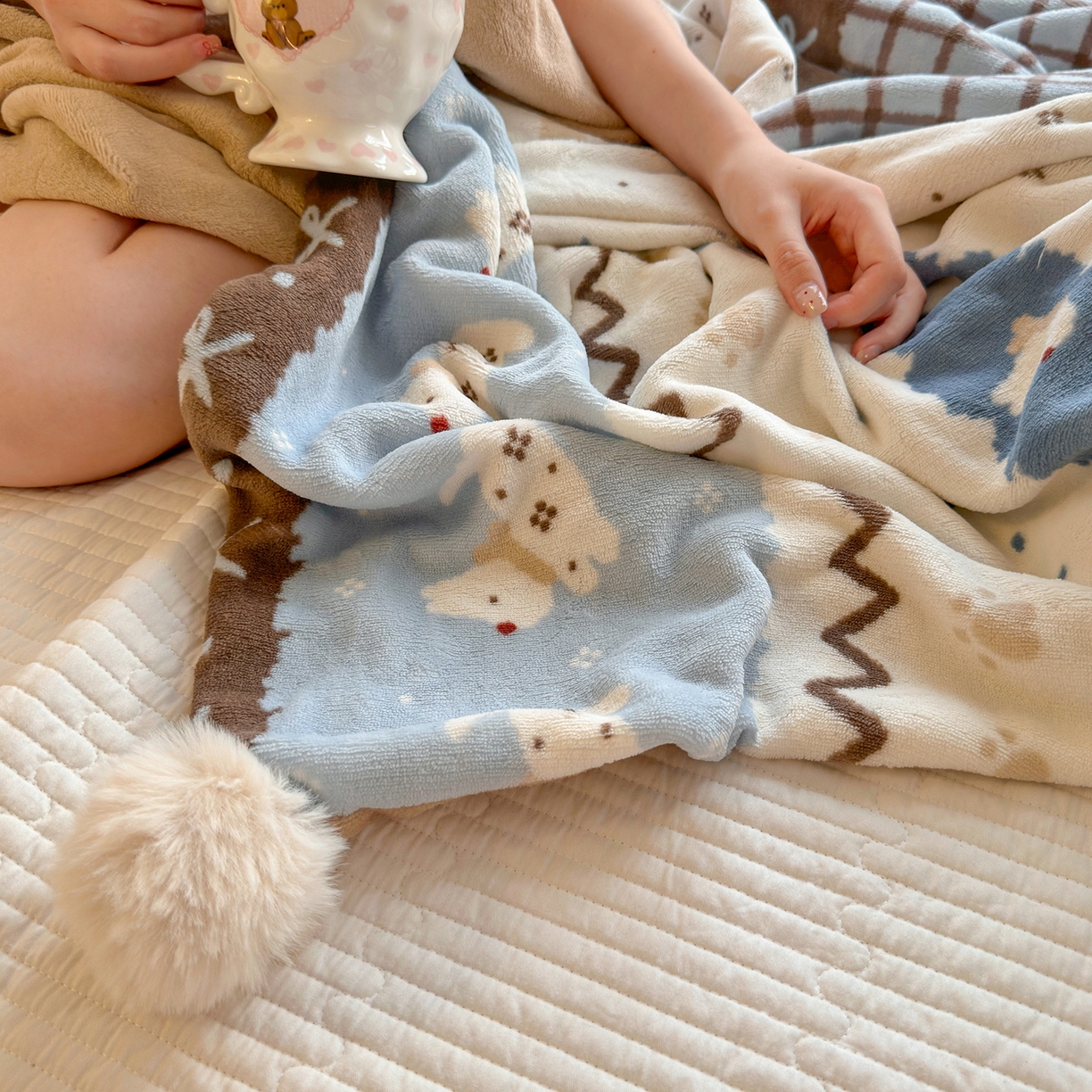 91家纺网 家纺一手货源 找家纺 罗亿家纺 2025新款高克重（200g）牛奶绒韩系毛球办公室盖毯多功能盖毯被套毛毯两用（小红书推荐) 阿奇