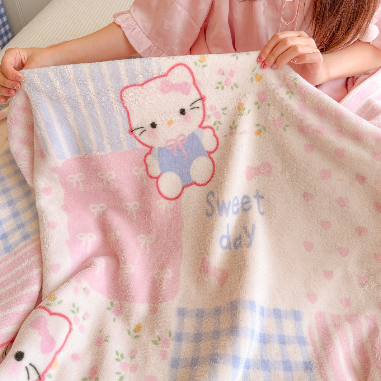 91家纺网 家纺一手货源 找家纺 罗亿家纺 2025新款高克重（200g）牛奶绒韩系毛球办公室盖毯多功能盖毯被套毛毯两用（小红书推荐) 布丁猫