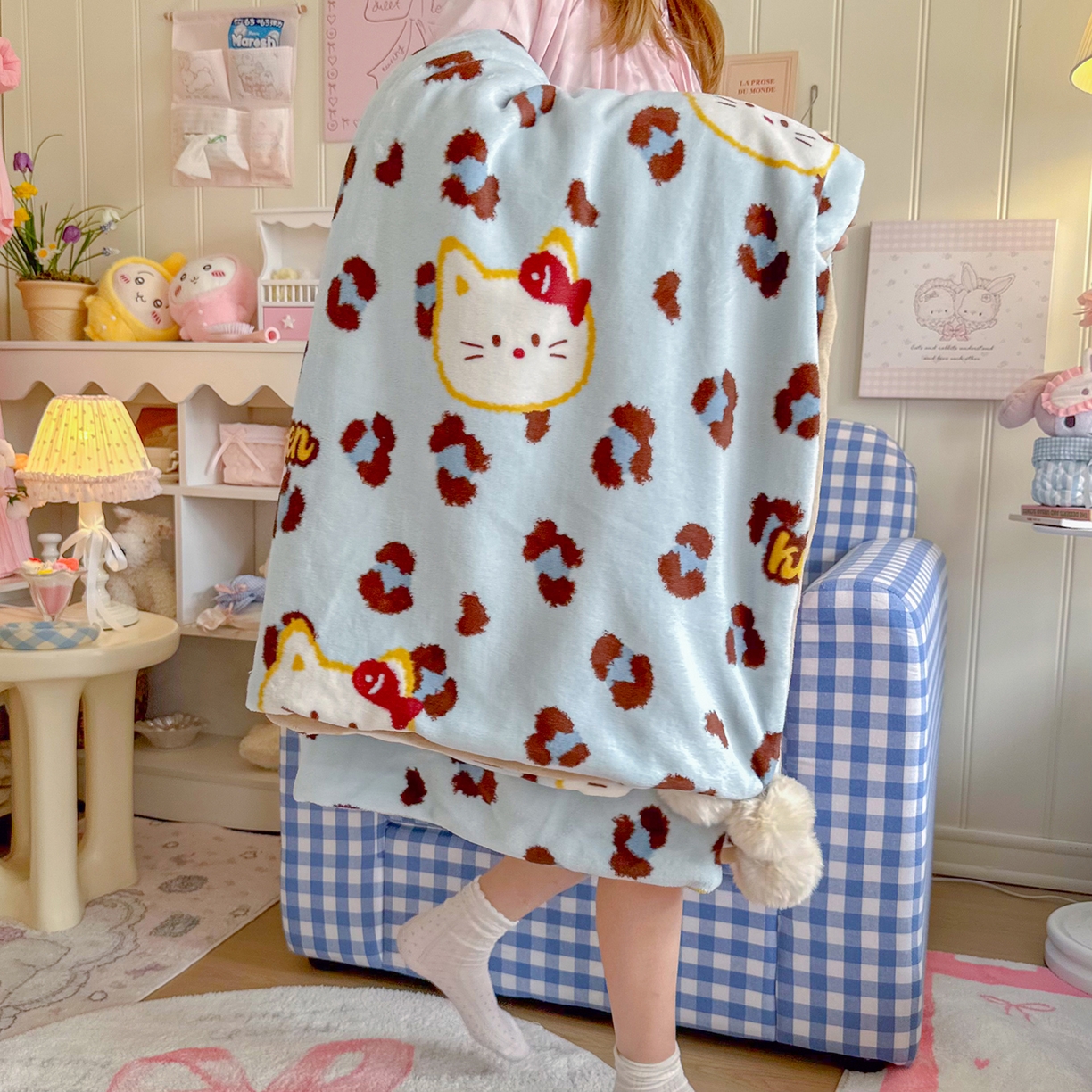 91家纺网 家纺一手货源 找家纺 罗亿家纺 2025新款高克重（200g）牛奶绒韩系毛球办公室盖毯多功能盖毯被套毛毯两用（小红书推荐) 猫吃鱼-蓝