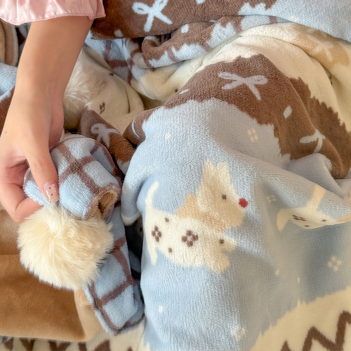 91家纺网 家纺一手货源 找家纺 罗亿家纺 2025新款高克重（200g）牛奶绒韩系毛球办公室盖毯多功能盖毯被套毛毯两用（小红书推荐) 阿奇