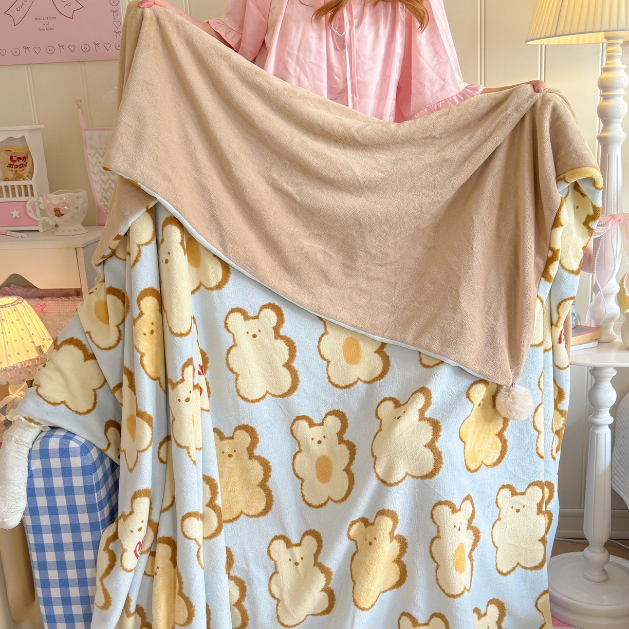 91家纺网 家纺一手货源 找家纺 罗亿家纺 2025新款高克重（200g）牛奶绒韩系毛球办公室盖毯多功能盖毯被套毛毯两用（小红书推荐) 饼干星人