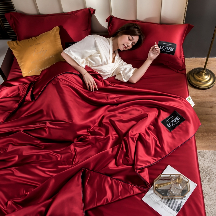 91家纺网 家纺一手货源 找家纺 丽莱美家纺 2025新款夏被  夏被三件套 夏被四件套 酒红