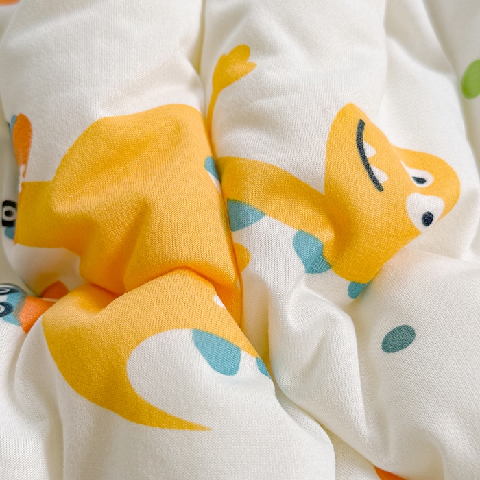 91家纺网 家纺一手货源 找家纺 天瑜家纺 2025新款针织棉手包豆豆被儿童被大豆被被子被芯 手包边  恐龙宝贝兰