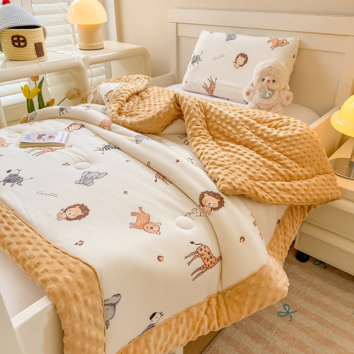 91家纺网 家纺一手货源 找家纺 天瑜家纺 2025新款针织棉手包豆豆被儿童被大豆被被子被芯 手包边  狮子王黄